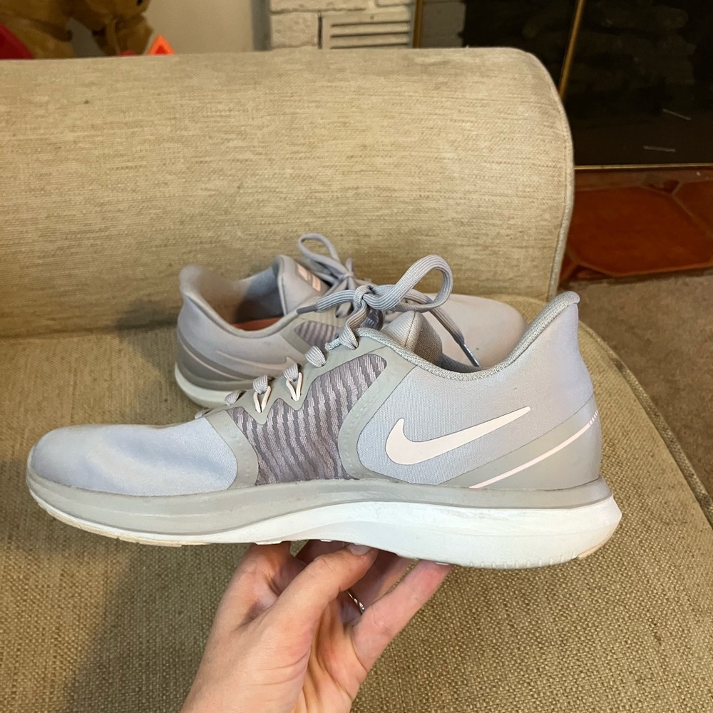 Nike women’s in season TR 8 - Picture 2 of 5